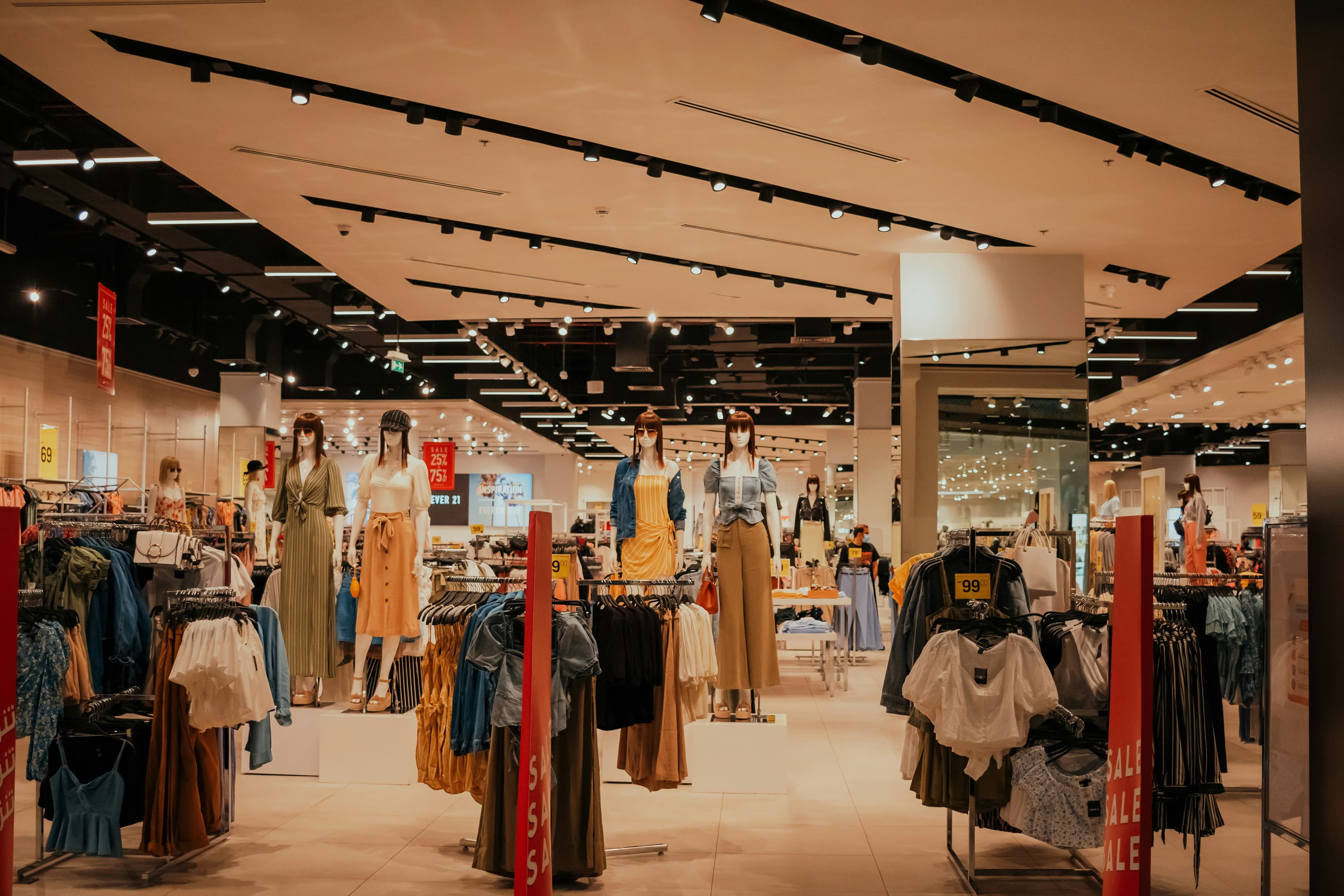Retail & E-commerce
